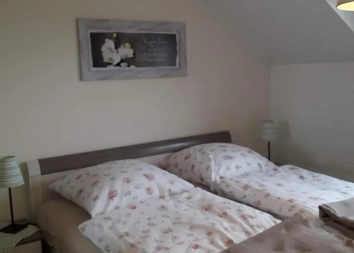 Am Dorfteich * フェーマルン